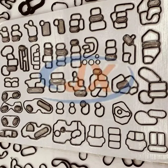 15826